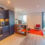 Guestready - Vibrant Apartment In Dolphins Barn